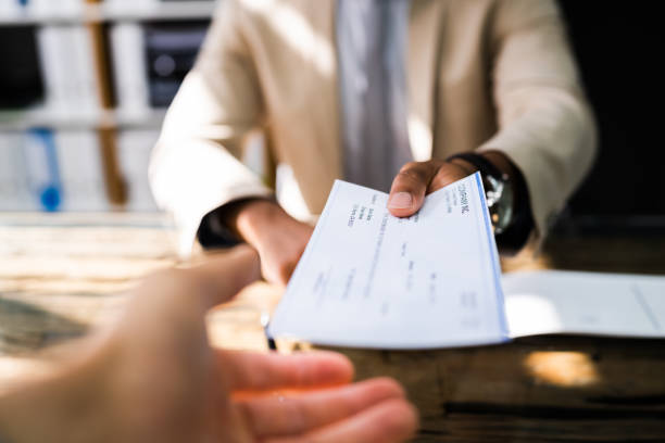 How a Cheque Bounce Lawyer Can Help Resolve Payment Disputes